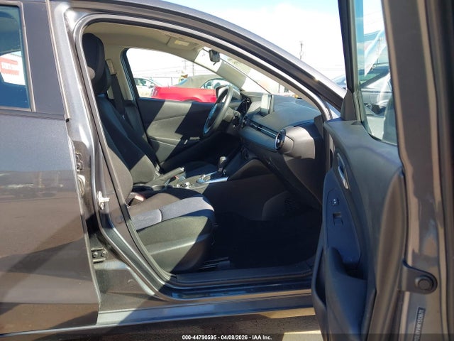 3MYDLBYV4KY513671 Toyota YARIS LE