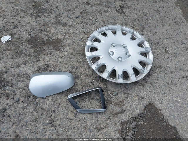 2T1BURHE8GC589106 Toyota COROLLA LE