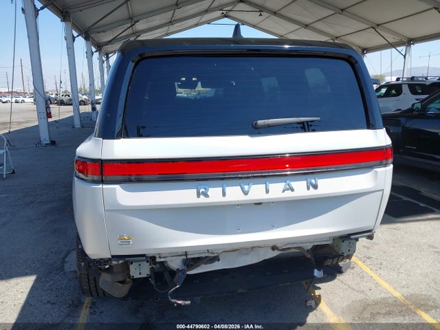 Rivian R1s Adventure 2023 7PDSGABA2PN005321 Image 17
