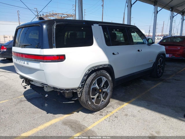 Rivian R1s Adventure 2023 7PDSGABA2PN005321 Image 4