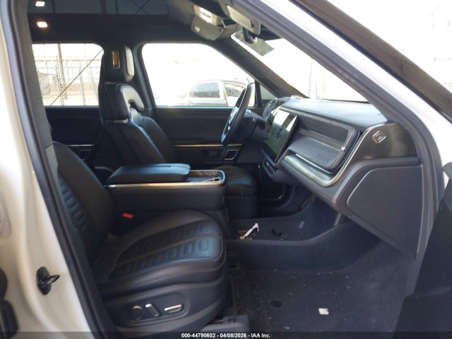 Rivian R1s Adventure 2023 7PDSGABA2PN005321 Image 5