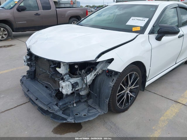 Auction sale of the 2022 Toyota Camry Se, vin: 4T1T11AK9NU623144, lot number: 44790604