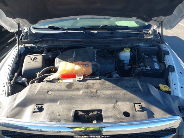 1C6RR6KM4KS750645 RAM 1500 Classic Tradesman 4x2 5&#039;7 Box