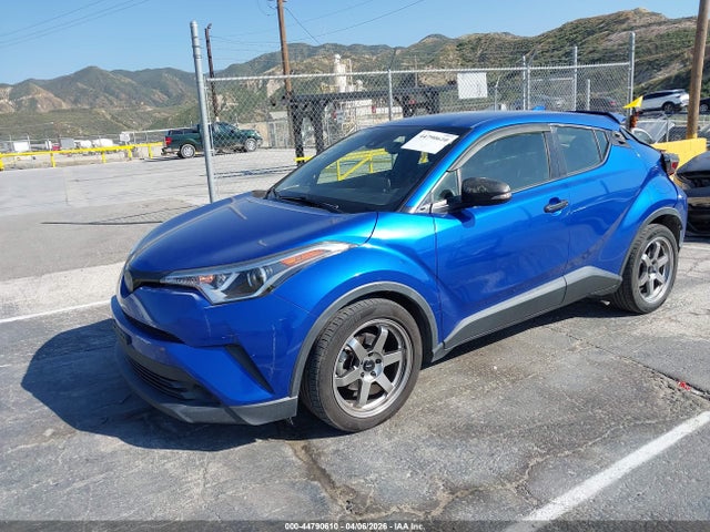 JTNKHMBX1K1048697 Toyota C-HR XLE