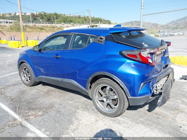 JTNKHMBX1K1048697 Toyota C-HR XLE