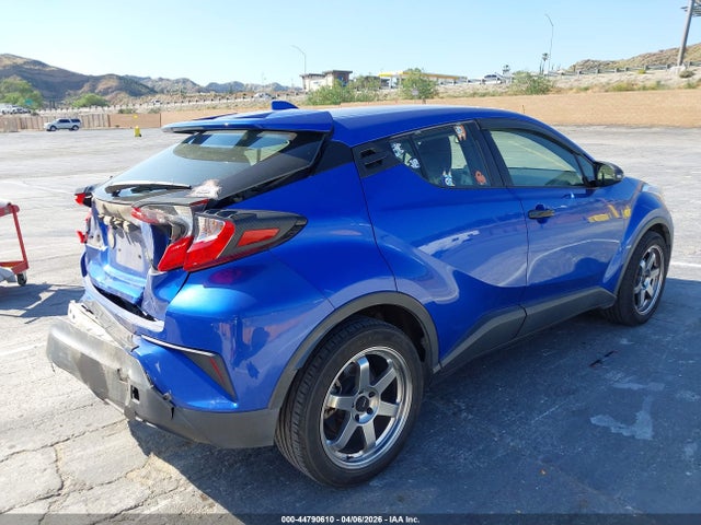 JTNKHMBX1K1048697 Toyota C-HR XLE