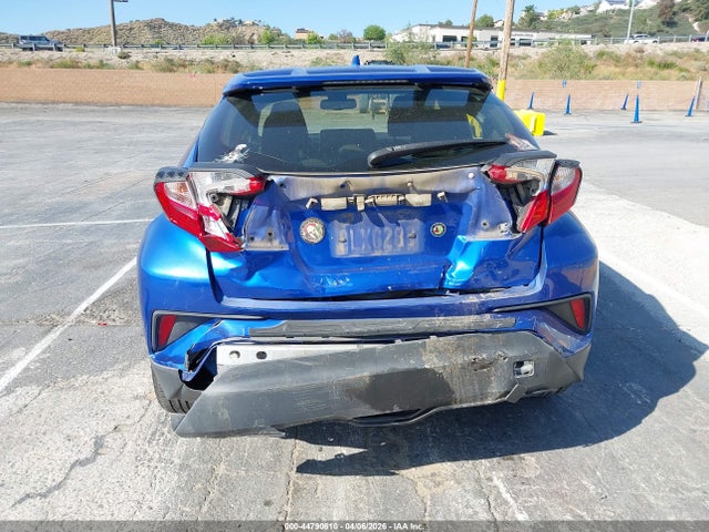 JTNKHMBX1K1048697 Toyota C-HR XLE