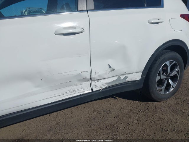 2020 Kia Sportage Lx მანქანა იყიდება აუქციონზე, vin: KNDPMCAC9L7682885, აუქციონის ნომერი: 44790617
