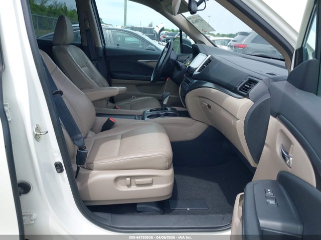 Продажа на аукционе авто 2017 Honda Ridgeline Rtl-t, vin: 5FPYK2F67HB009299, номер лота: 44790636