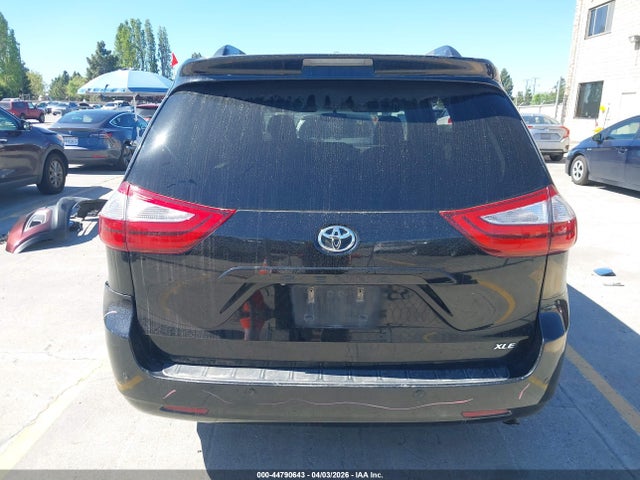 5TDYK3DC5FS553719 Toyota Sienna Xle 8 Passenger