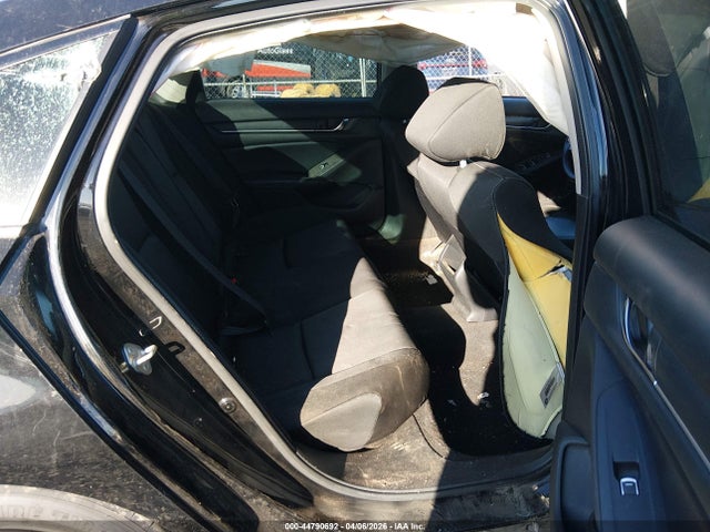 44790692 :رقم المزاد ، 1HGCV1F12JA053462 vin ، 2018 Honda Accord Lx مزاد بيع