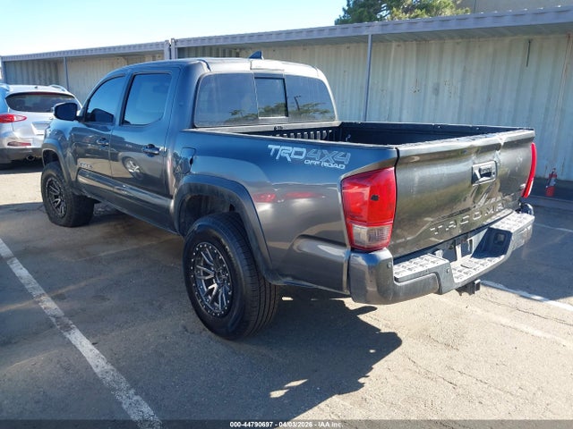 2017 TOYOTA TACOMA 3TMCZ5AN2HM050188 Photo 2