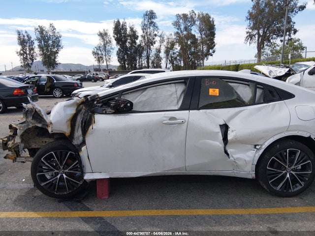 JTDACAAU2R3018305 Toyota PRIUS XLE