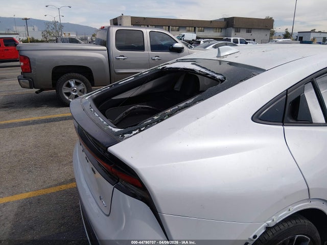 JTDACAAU2R3018305 Toyota PRIUS XLE