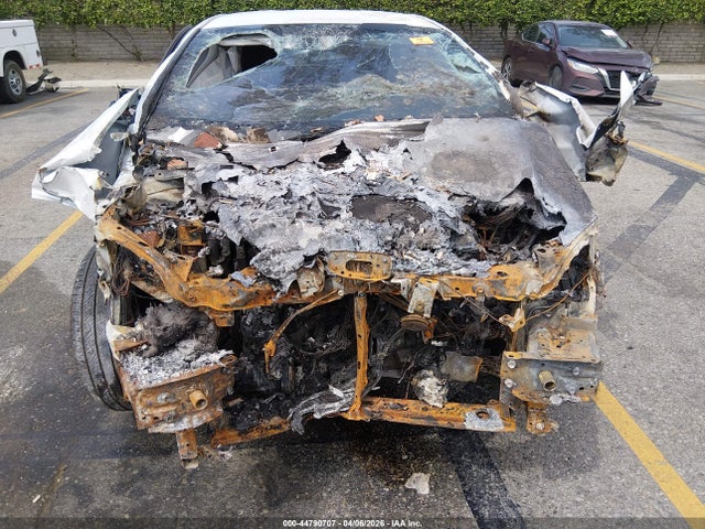 JTDACAAU2R3018305 Toyota PRIUS XLE