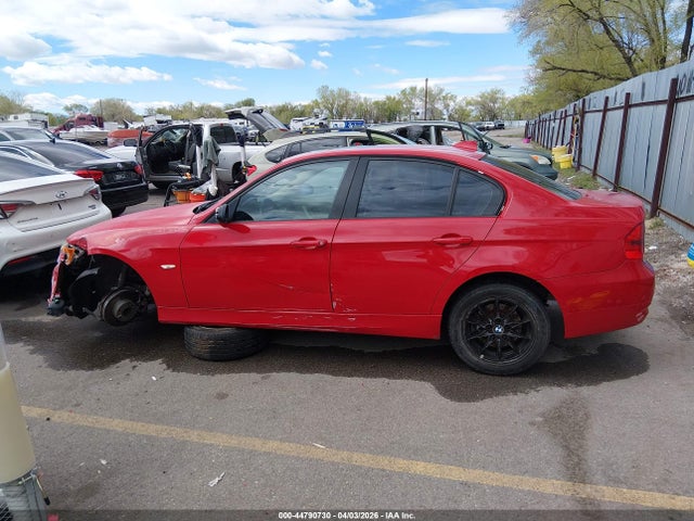 2006 Bmw 325i მანქანა იყიდება აუქციონზე, vin: WBAVB13556KR63516, აუქციონის ნომერი: 44790730