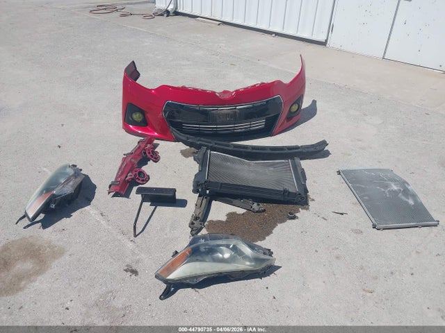 44790735 :رقم المزاد ، 5YFBURHE0FP295830 vin ، 2015 Toyota Corolla S Plus مزاد بيع