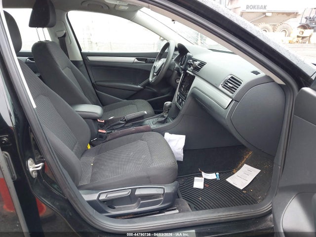 44790736 :رقم المزاد ، 1VWAT7A3XGC009906 vin ، 2016 Volkswagen Passat 1.8t S مزاد بيع