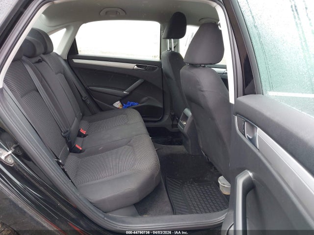 44790736 :رقم المزاد ، 1VWAT7A3XGC009906 vin ، 2016 Volkswagen Passat 1.8t S مزاد بيع