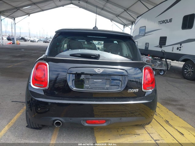 Mini Hardtop Cooper 2019 WMWXP5C51K2H96778 Image 16