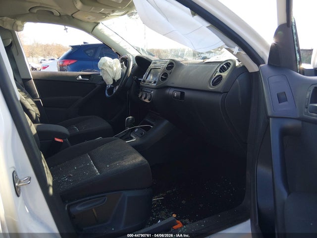 44790761 :رقم المزاد ، WVGAV7AX7HK049315 vin ، 2017 Volkswagen Tiguan 2.0t/2.0t S مزاد بيع