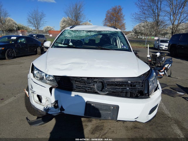 44790761 :رقم المزاد ، WVGAV7AX7HK049315 vin ، 2017 Volkswagen Tiguan 2.0t/2.0t S مزاد بيع
