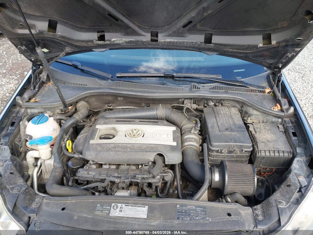 2010 Volkswagen Gti 4-door მანქანა იყიდება აუქციონზე, vin: WVWHD7AJ3AW275044, აუქციონის ნომერი: 44790769