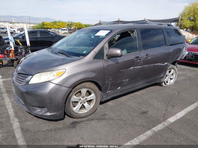 Toyota Sienna Le 8 Passenger 2015 5TDKK3DC0FS591672 Image 2
