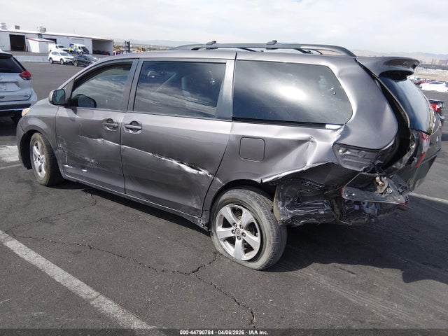 Toyota Sienna Le 8 Passenger 2015 5TDKK3DC0FS591672 Image 3