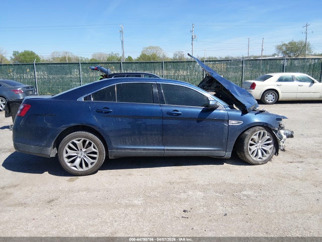 Ford Taurus Limited 2017 1FAHP2F86HG121597 Image 13