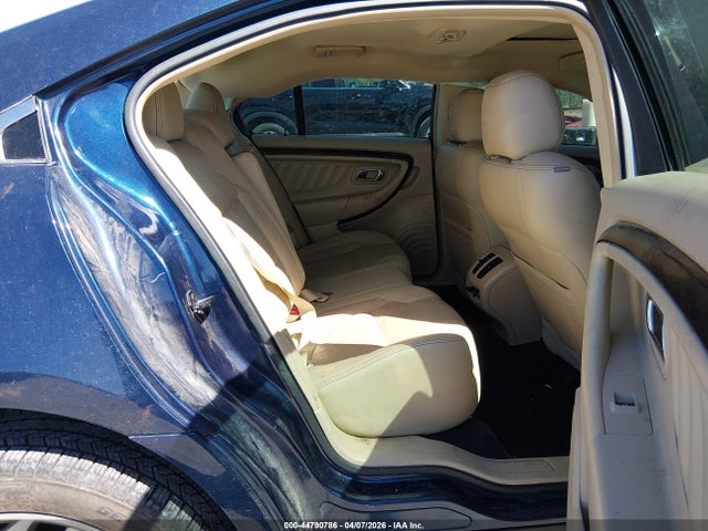 Ford Taurus Limited 2017 1FAHP2F86HG121597 Image 8