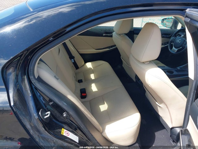 44790830 :رقم المزاد ، JTHCM1D21G5007151 vin ، 2016 Lexus Is 300 مزاد بيع