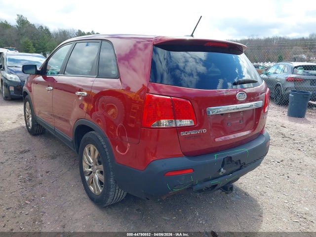 2011 KIA SORENTO 5XYKU4A25BG016373 Photo 2