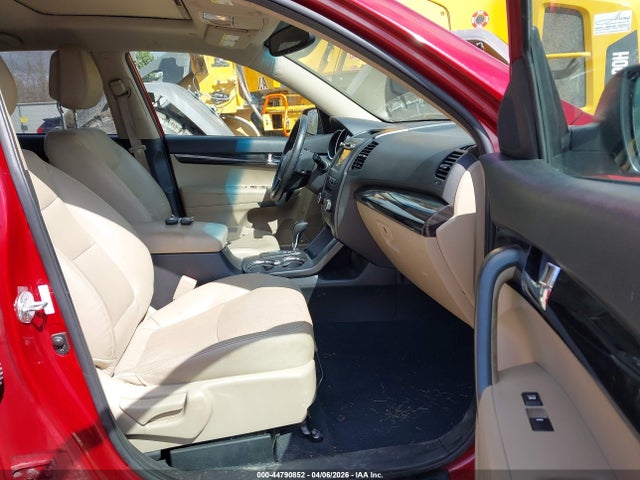 2011 KIA SORENTO 5XYKU4A25BG016373 Photo 4