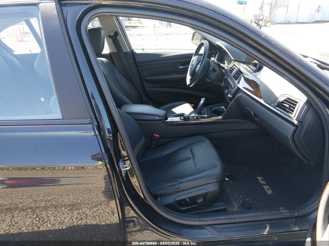 44790860 :رقم المزاد ، WBA3B5G59DNS01360 vin ، 2013 Bmw 328i Xdrive مزاد بيع