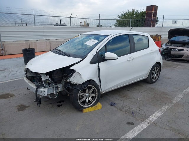 Toyota YARIS L 2015 VNKKTUD32FA030770 Image 2