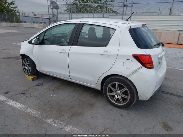 Toyota YARIS L 2015 VNKKTUD32FA030770 Image 3