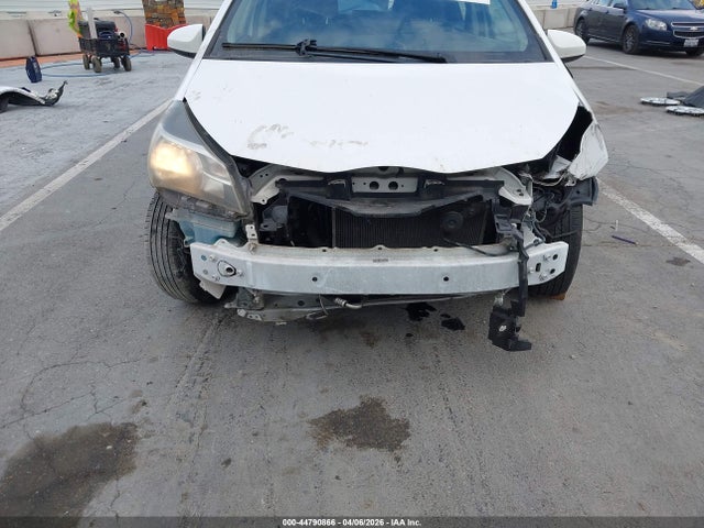 Toyota YARIS L 2015 VNKKTUD32FA030770 Image 6