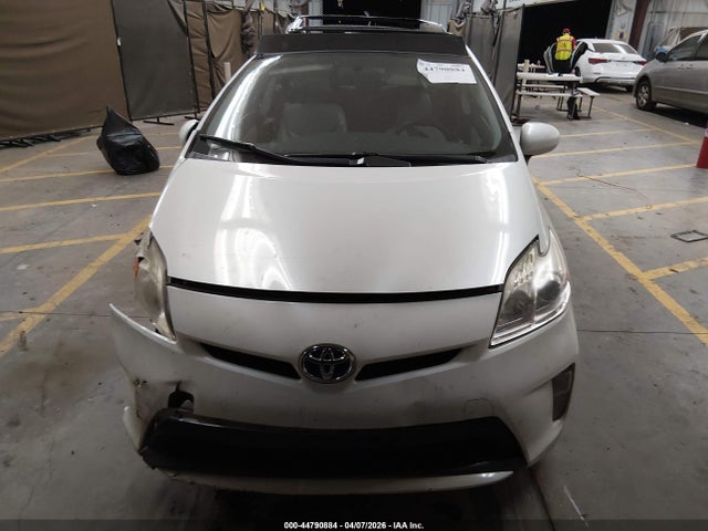 Toyota Prius Three 2015 JTDKN3DUXF1953472 Image 13