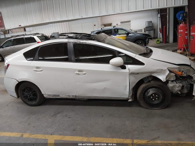 Toyota Prius Three 2015 JTDKN3DUXF1953472 Image 14