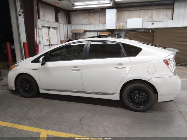 Toyota Prius Three 2015 JTDKN3DUXF1953472 Image 15
