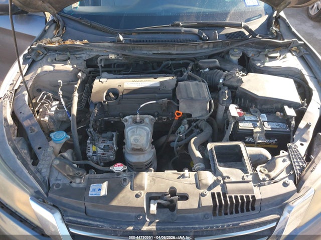 44790951 :رقم المزاد ، 1HGCR2F33FA136921 vin ، 2015 Honda Accord Lx مزاد بيع