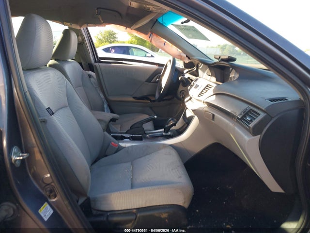 44790951 :رقم المزاد ، 1HGCR2F33FA136921 vin ، 2015 Honda Accord Lx مزاد بيع