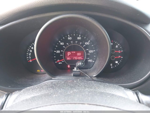 2017 Kia Soul მანქანა იყიდება აუქციონზე, vin: KNDJN2A20H7471568, აუქციონის ნომერი: 44790954