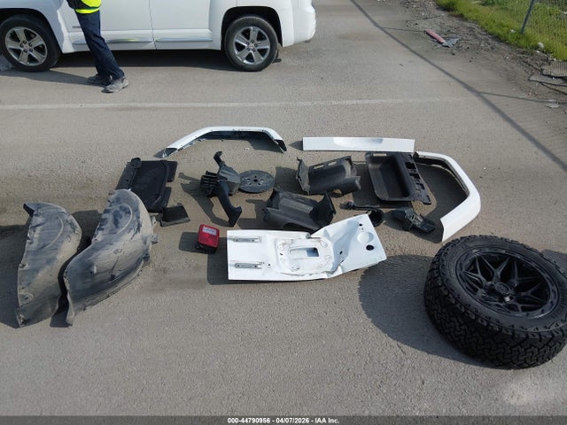 Aukcja sprzedaży 2016 Jeep Wrangler Unlimited Sahara, vin: 1C4BJWEG6GL124491, numer aukcji: 44790956