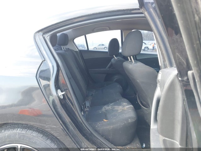 44790983 :رقم المزاد ، JM1BL1UG6B1360870 vin ، 2011 Mazda Mazda3 I Sport مزاد بيع