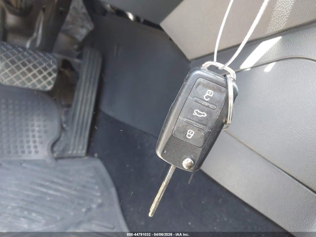 Продаж на аукціоні авто 2013 Volkswagen Jetta 2.0l S, vin: 3VW2K7AJ0DM212738, номер лоту: 44791032