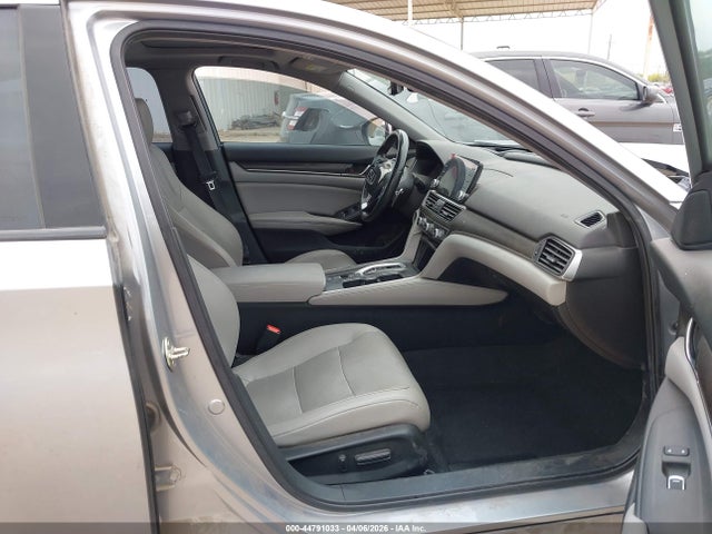 1HGCV3F92KA018679 Honda Accord Hybrid Touring