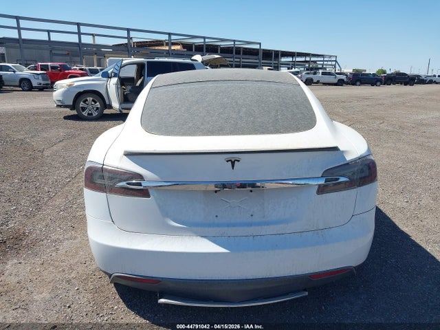 2013 Tesla Model S Performance მანქანა იყიდება აუქციონზე, vin: 5YJSA1CP9DFP14057, აუქციონის ნომერი: 44791042