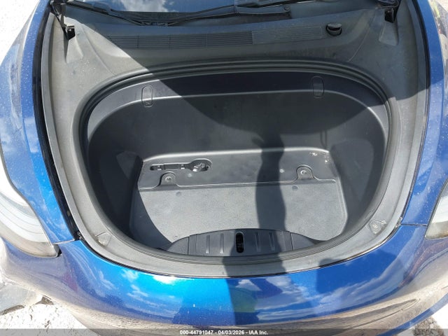 44791047 :رقم المزاد ، 5YJ3E1EB8KF393104 vin ، 2019 Tesla Model 3 Long Range/performance مزاد بيع